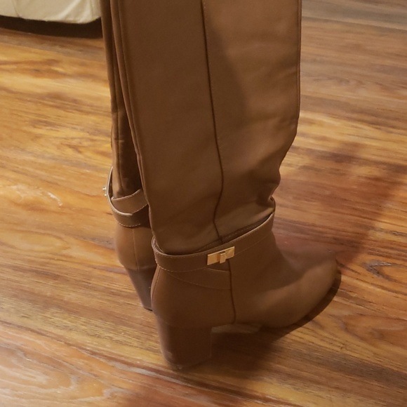 Camel Boots - Picture 2 of 3